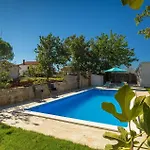 Casa Mira *