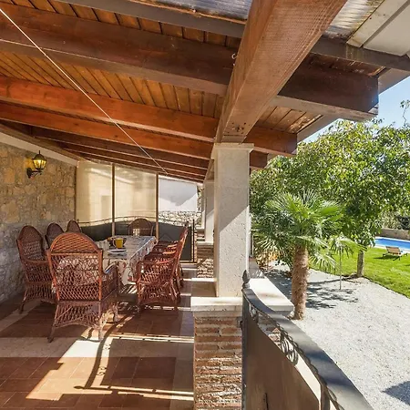 Nyaraló Casa Mira *