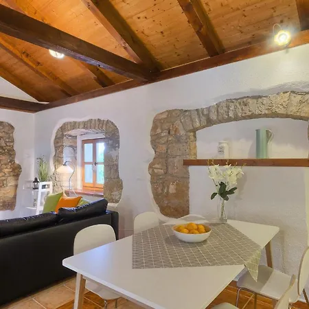 Casa Mira *