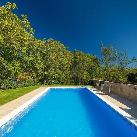 Casa Mira Nyaraló