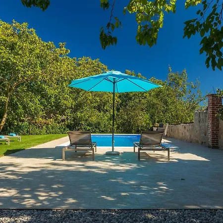 Casa Mira
