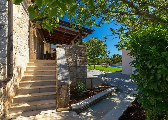 Casa Mira بيت للعطل
