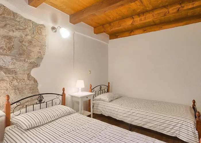 Casa Mira *