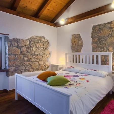 Casa Mira