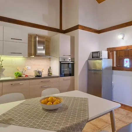 Casa Mira *