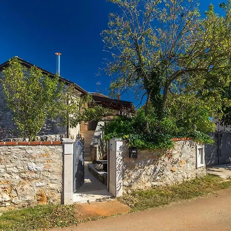 Casa Mira